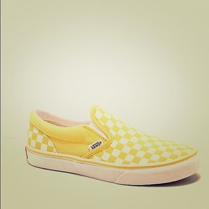 Bright yellow of the wall vans